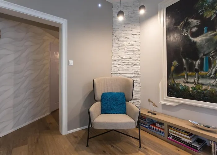 Апартаменты Elegant Castle Nook