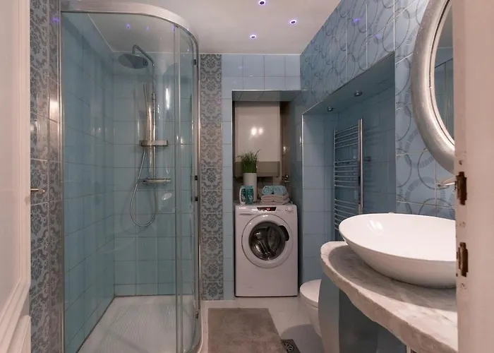 Апартаменты Elegant Castle Nook Любляна