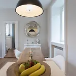 شقة Elegant Castle Nook