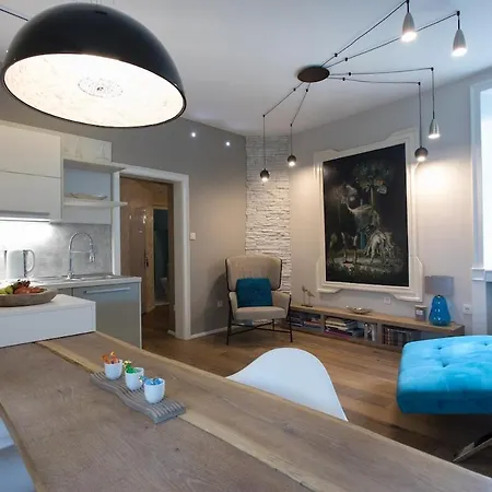 Apartman Elegant Castle Nook *