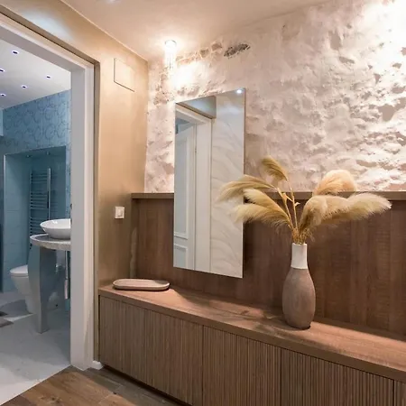 Elegant Castle Nook Apartman Ljubljana