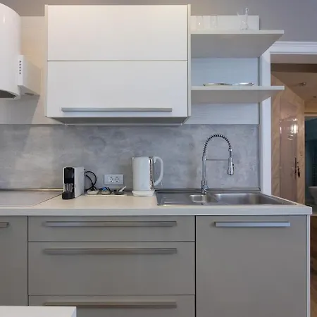 Elegant Castle Nook Apartman Ljubljana